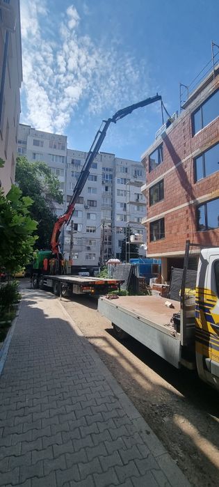 Камион с кран / АВТОКРАН