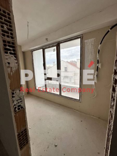 Продава се Тристаен апартамент в Бургас, Сарафово - 155 кв.м за 1059 €/кв.м - Снимка #4