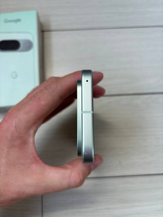 Vând pixel 9 128gb