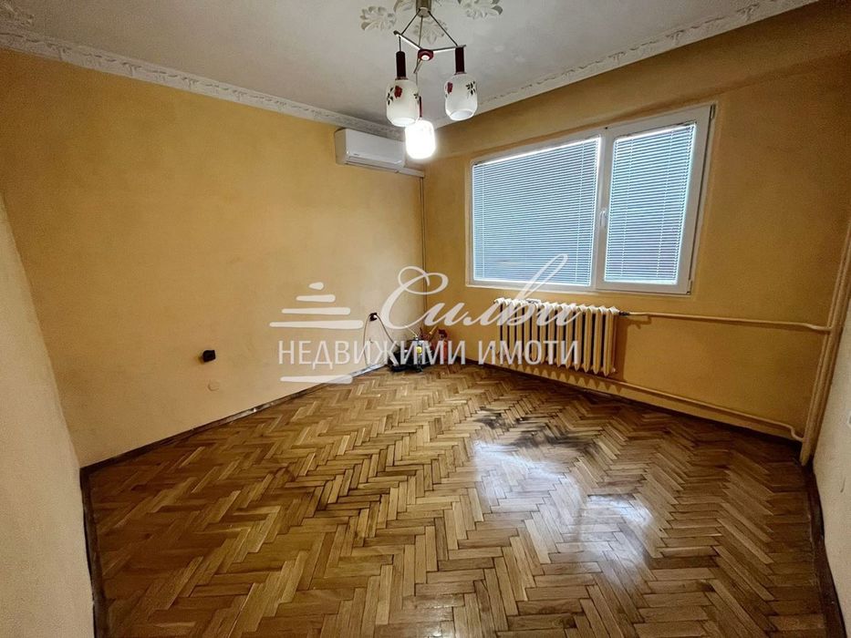 Дава се под наем Двустаен апартамент в Шумен, Добруджански - 75 кв.м за 280.5 € - Снимка #2