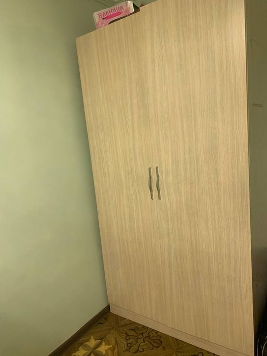 Кровать двух спальная и шкаф