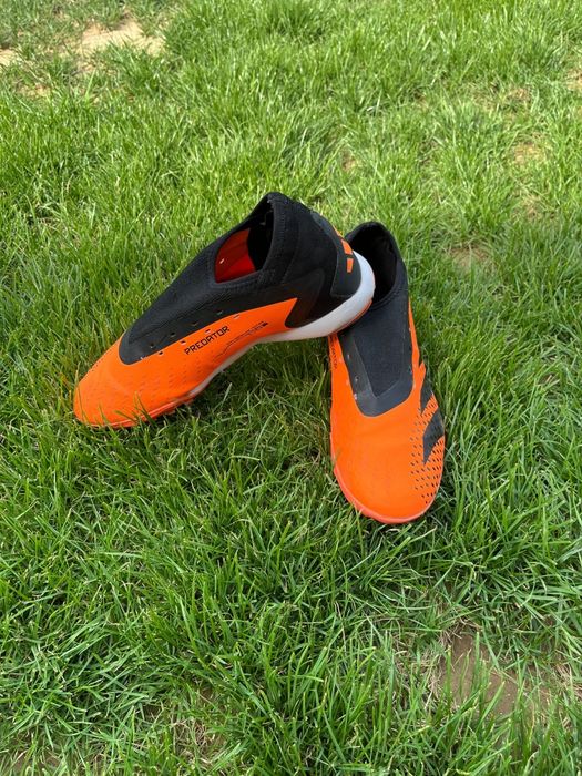 Сороконожка Adidas Predator