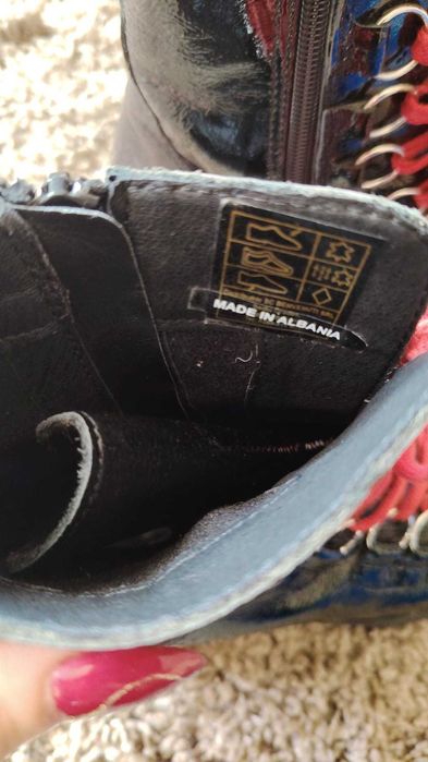 Ghete dama piele naturala lacuita marime 37 stare foarte buna