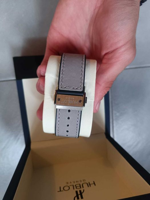 Мъжки часовник Hublot Classic Fusion Silver Автоматичен-кварцов