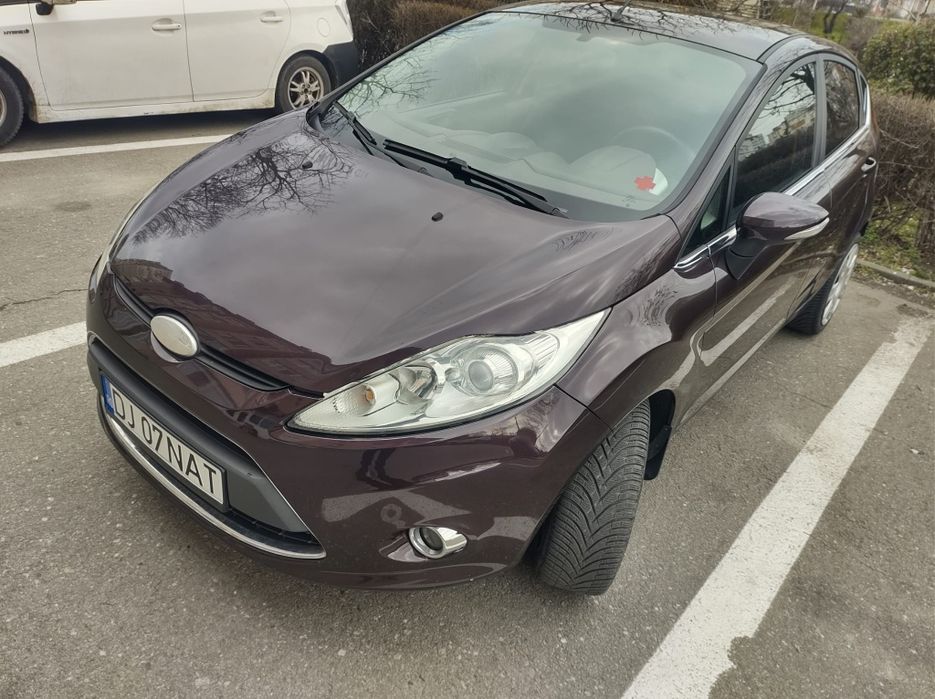 Vând Ford Fiesta
