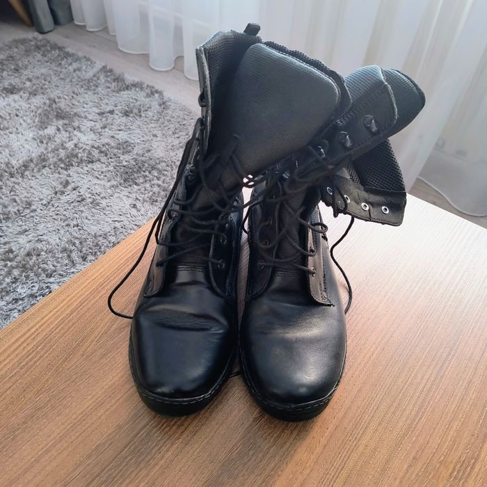 aproape noi (purtati 1–2 ori)