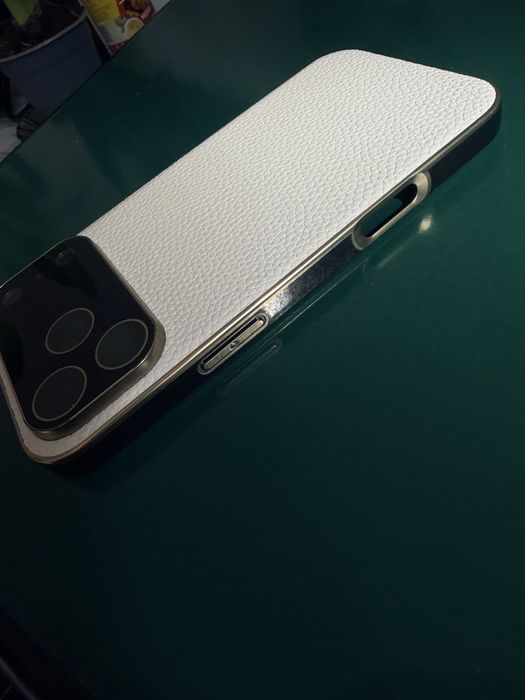 Iphone 17 pro max carcasa