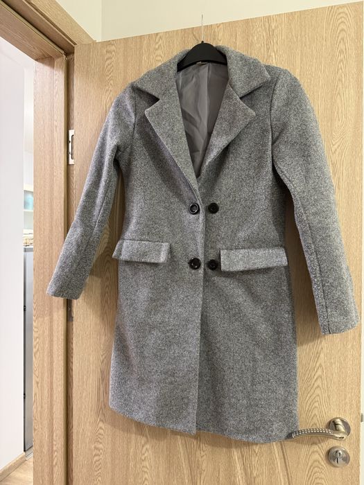 Дамско сиво палто