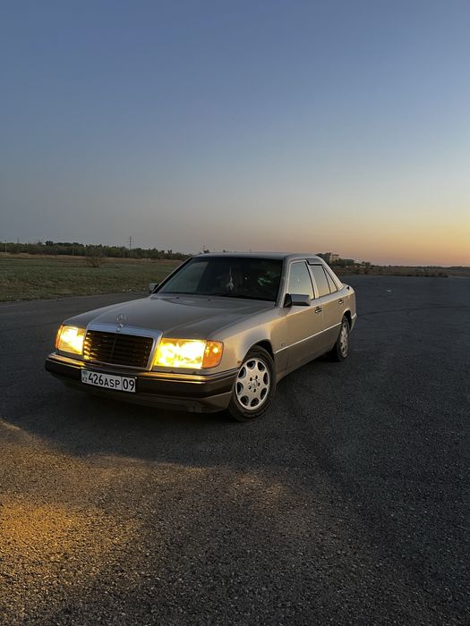 Мерседес Бенз Е220