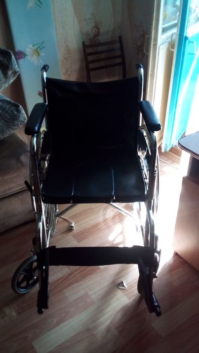 Продам инвалидную коляску