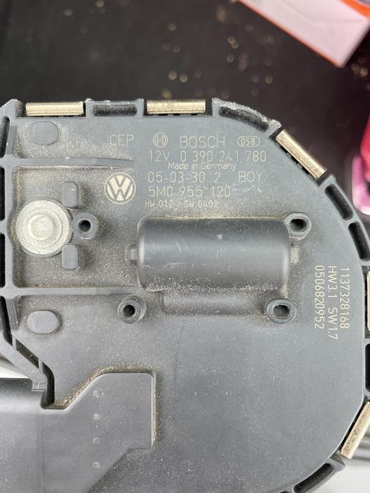 Машинка за чистачки Golf plus 2005