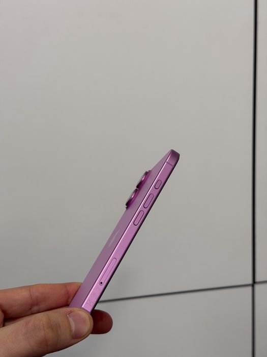 Продавам iPhone 16 32 цикъла