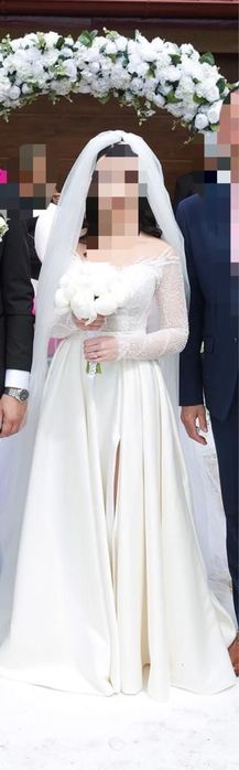 Rochie mireasa tip A, cu maneci si trena