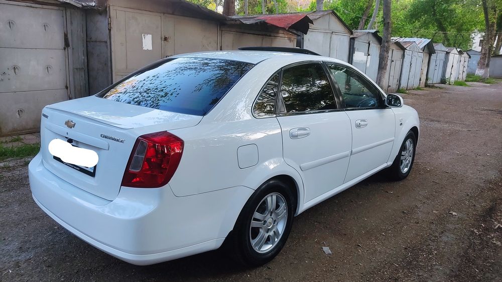 Srochno lasetti sotiladi karobka avtomat