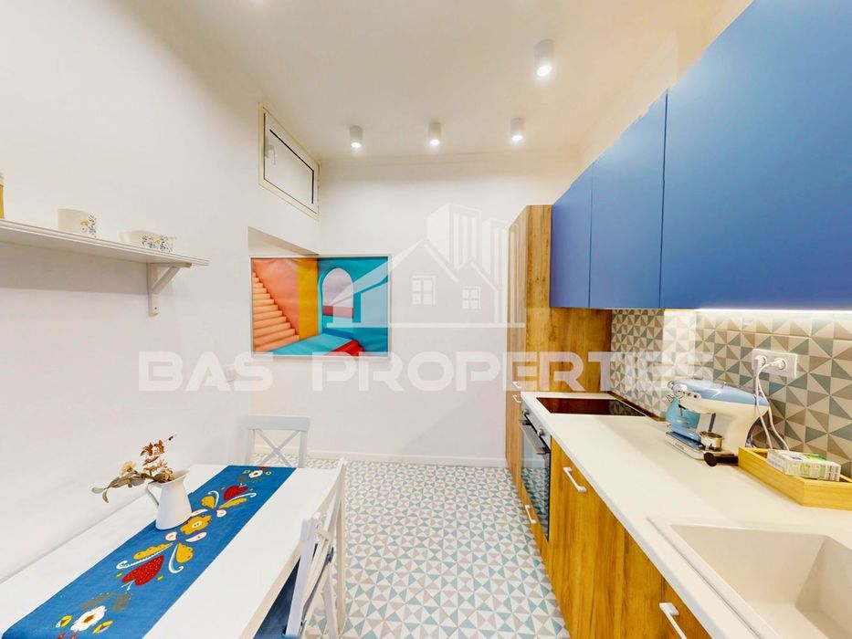 Продава се Многостаен апартамент в София, Център - 111 кв.м за 2642 €/кв.м - Снимка #4