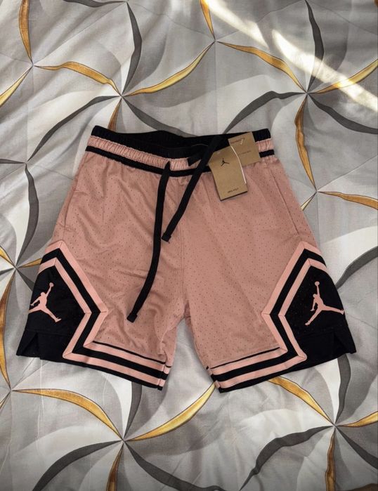 Pantaloni scurti Jordan. S; M; L