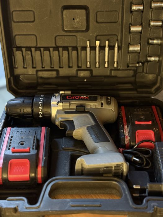 Шуруповерт crown