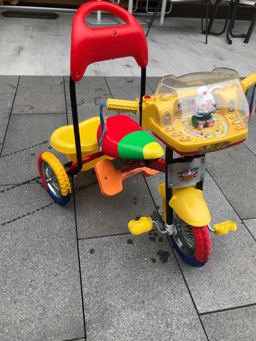 Bicicleta cu trei roti ptr copii