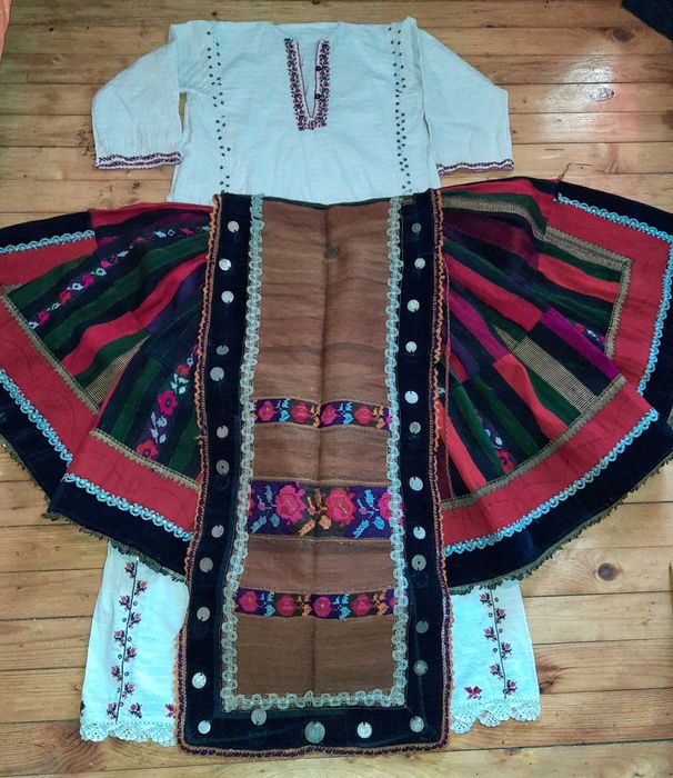 Автентична носия от Североизточна България