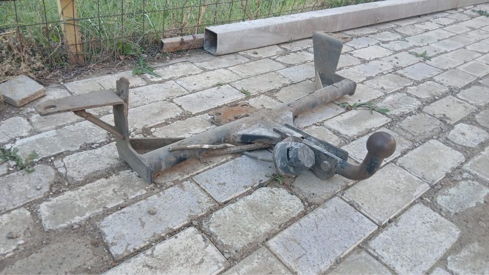 Фаркоп на приору уневерсал