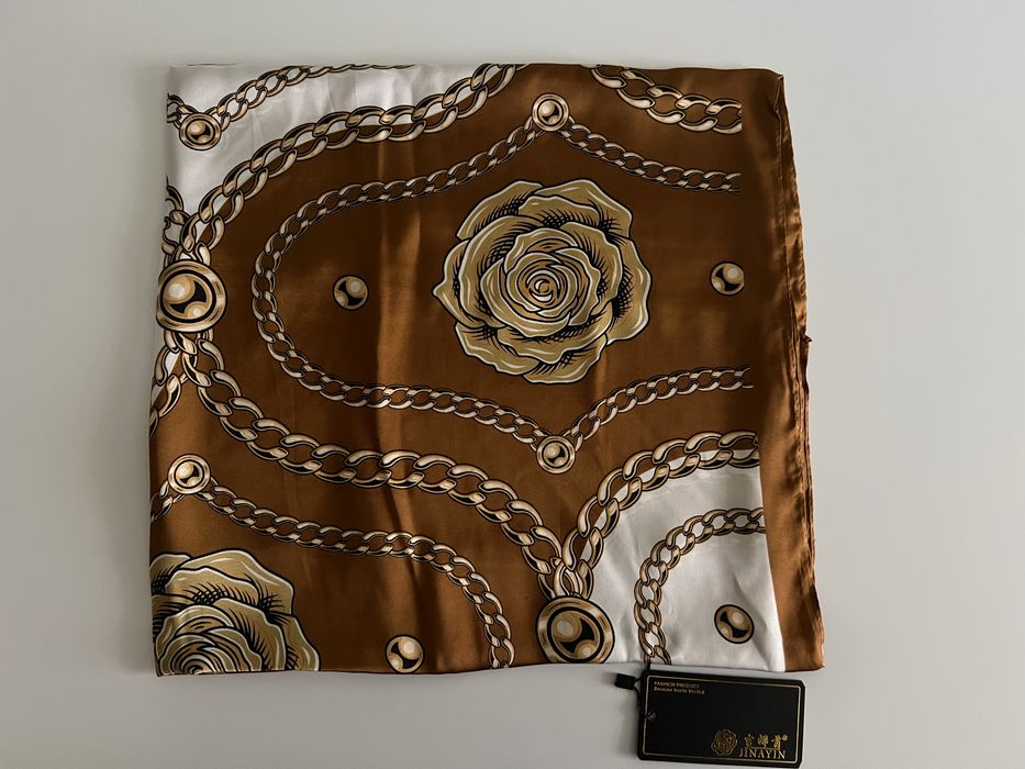 Платок 90*90 в упаковке. Тойбастар