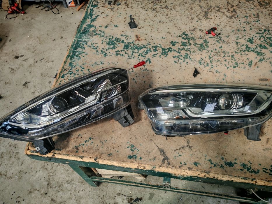 Far stânga dreapta Renault kadjar