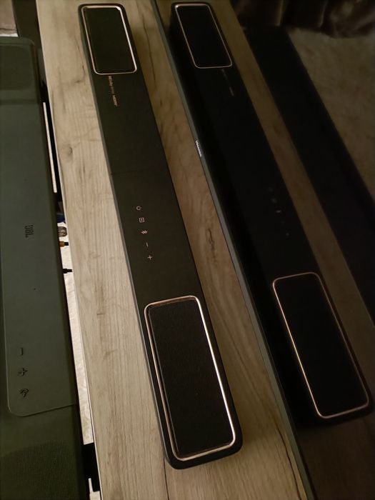 Soundbar ultimea f40 Dolby Atmos cu sateliți  , preț 800  lei  discutabil in limita bunului simt.