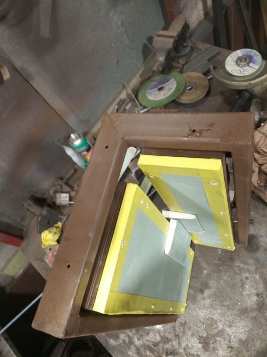 Люк невидимка угловая изготовления под заказ  любго размера