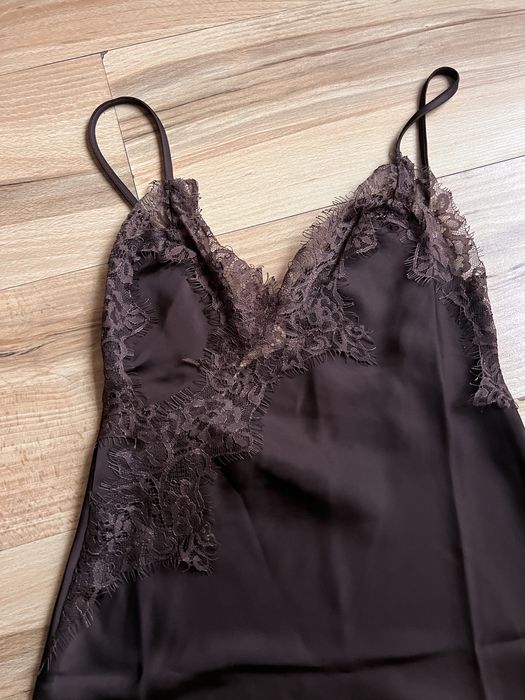 Рокля Cliche Reborn, сатенена рокля, червена рокля Zara