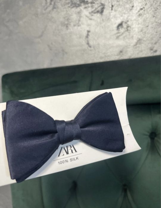 Papion satinat bleumarin din 100% matase Zara