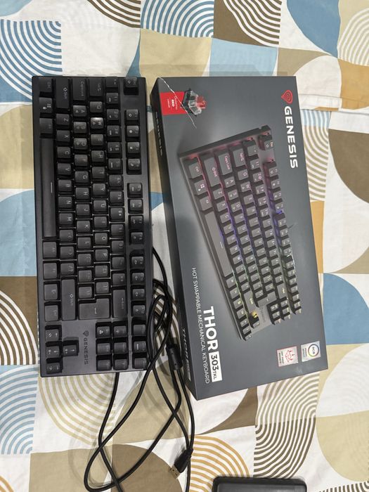 Механична геймърска клавиатура Genesis Thor 303 TKL