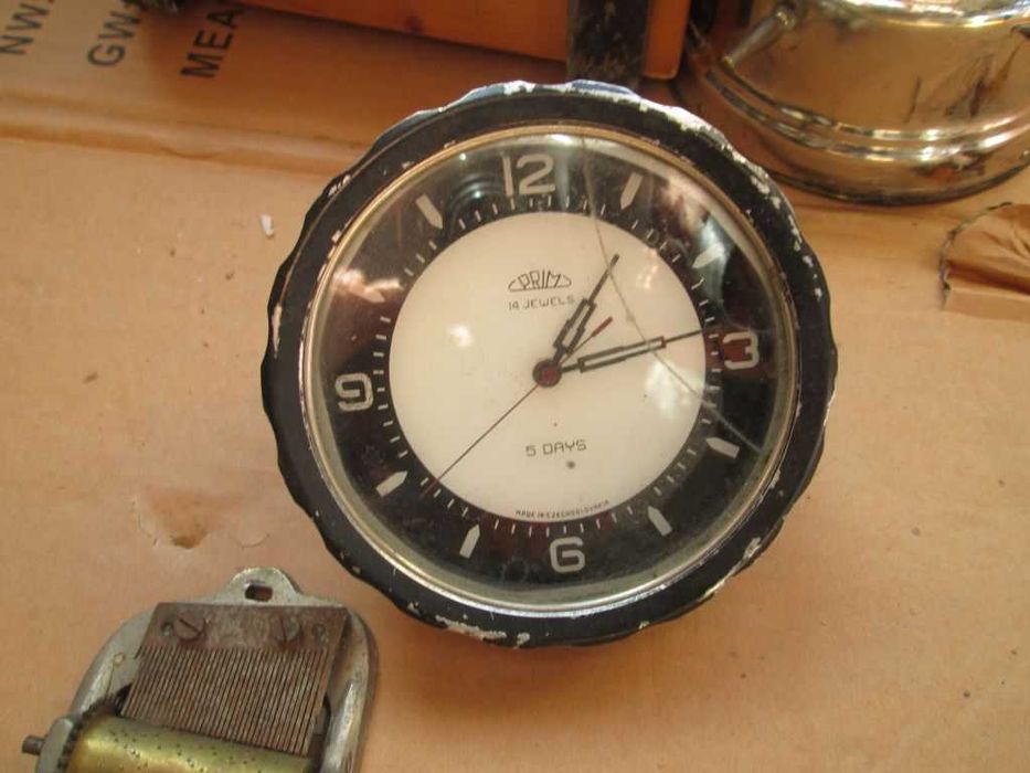 Лот за колекционери - часовници, части, литература