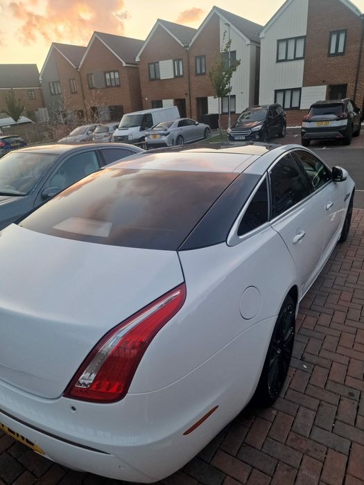 Jaguar XJ (generația X351)