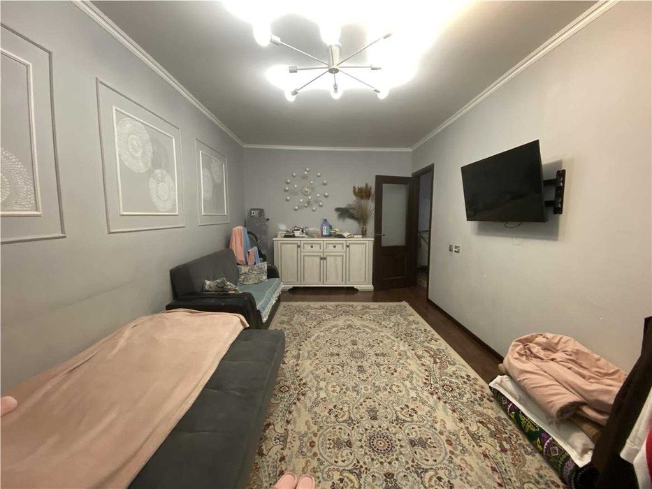 3х ком по Дюсембекова.1 этаж