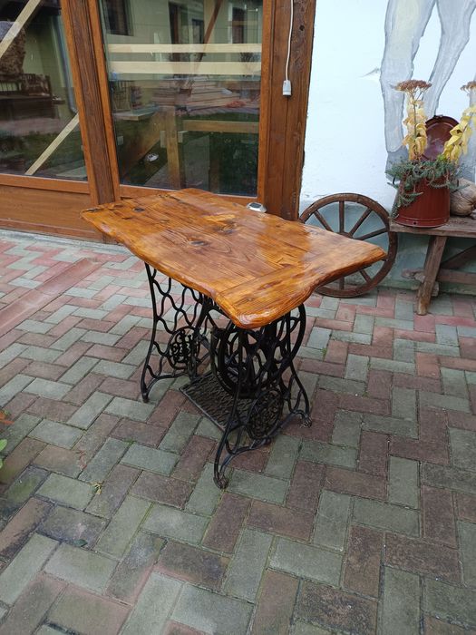 Masa sau birou - mașină de cusut