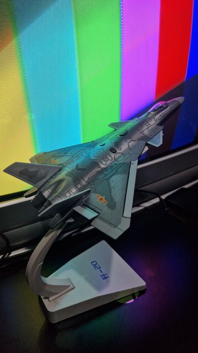 Продам сувенирный самолёт.