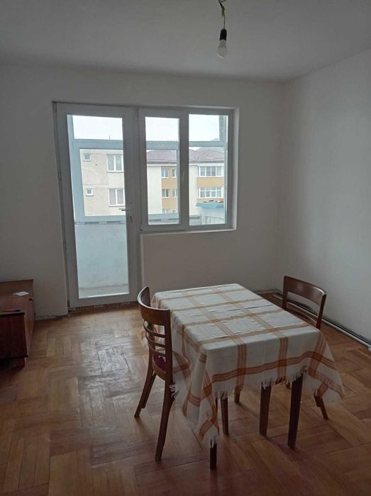 Apartament de vanzare 3 camere Targu Neamt str. Petru Rares