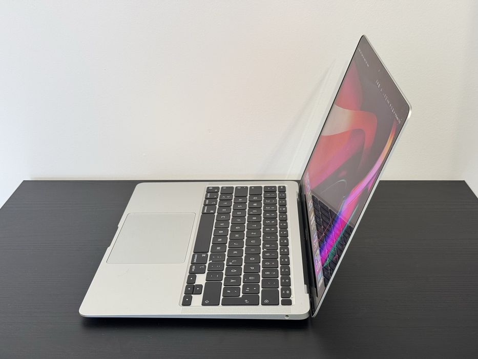 MacBook Air M1 2020 13” 8GB RAM 512GB SSD, stare excelentă