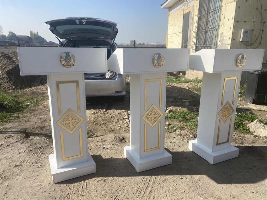 Продам трибуна, стол президиума , конференц стол
