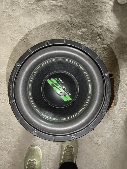 Deaf bonce 302 madel 2000 rms 4000 max