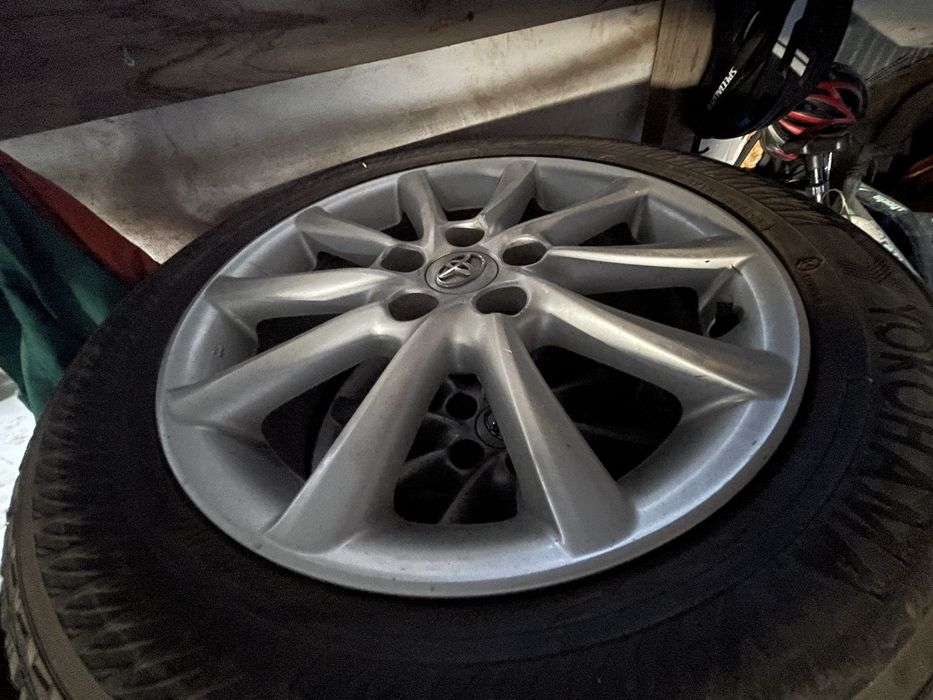 Продам шины с дисками r17