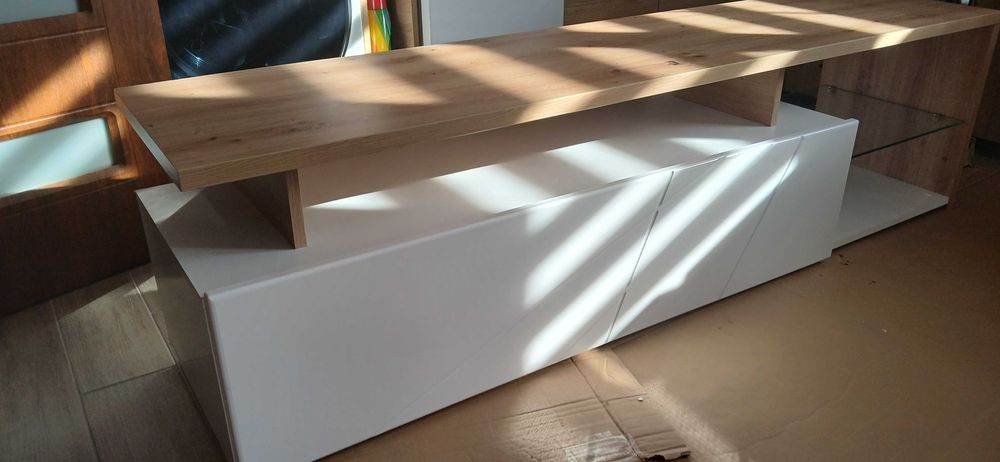 Тв шкаф        .