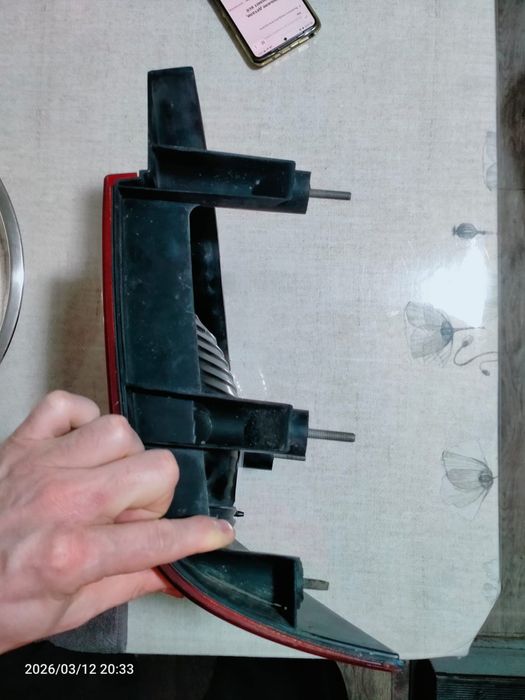 Задний габарит фонарь на Ford Focus