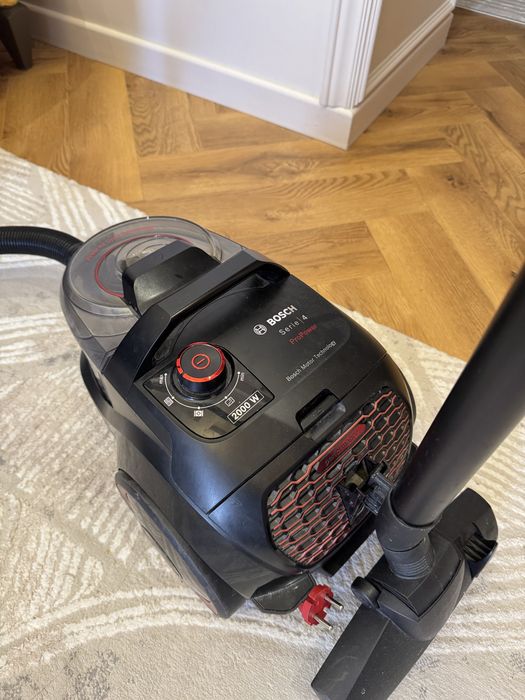 Пылесос бренда Bosch 2000W