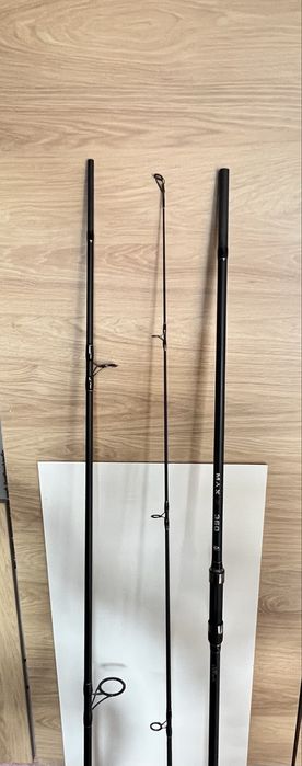 Vand 2 lansete crap si 2 mulinete