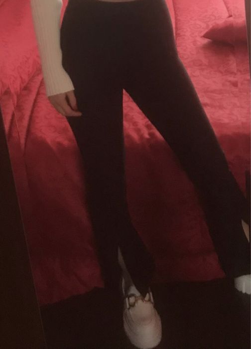 Pantaloni evazati
