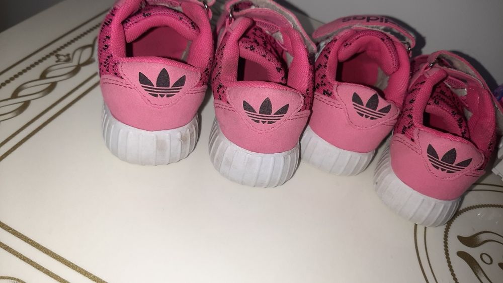 Кроссовки детские