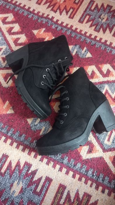 Ghete piele intoarsa