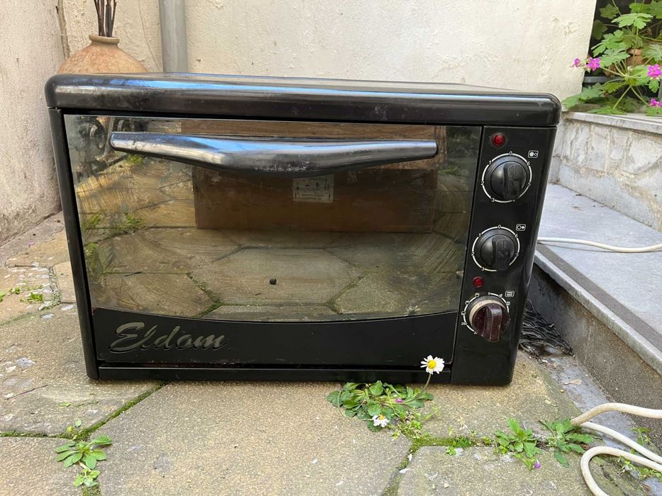 Готварска печка ЕЛДОМ с фурна и керамични котлони