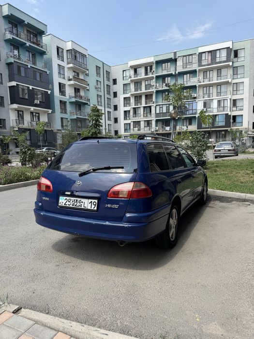 Авенсис продается срочно